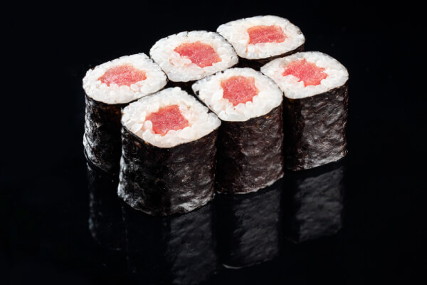 Sushi stack – «Башня суши» с острым тунцом в японском стиле (с видео)
